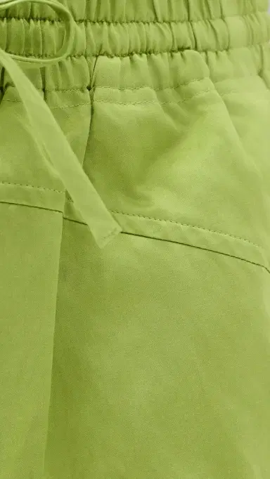 A.L.C. A. L.C. Camden Shorts Meadow Green M | Thumbnail 6 A.L.C. A. L.C. Camden Shorts Meadow Green M | Thumbnail 6