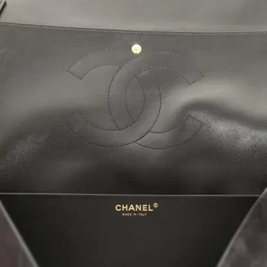Chanel Chanel Maxi "Souplissimo" Large Flap Bag Black Suede Gold Hardware | Thumbnail 10 Chanel Chanel Maxi "Souplissimo" Large Flap Bag Black Suede Gold Hardware | Thumbnail 10