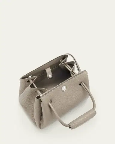 Loewe Madrid Small Trapeze Shoulder Bag in Grain Leather | Thumbnail 4 Loewe Madrid Small Trapeze Shoulder Bag in Grain Leather | Thumbnail 4