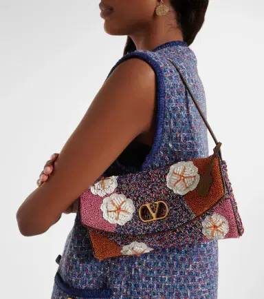 Valentino Garavani DeVain Small floral embellished shoulder bag | Thumbnail 7 Valentino Garavani DeVain Small floral embellished shoulder bag | Thumbnail 7