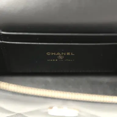 Chanel Chanel Top Handle Long Vanity Case with Chain Black Shiny Caviar Light Gold Hardware | Thumbnail 9 Chanel Chanel Top Handle Long Vanity Case with Chain Black Shiny Caviar Light Gold Hardware | Thumbnail 9