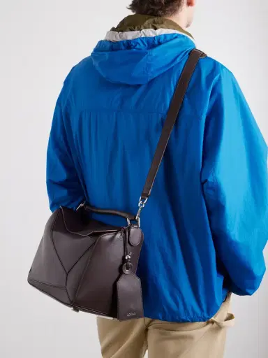 Loewe Puzzle Featherlight Large Leather Messenger Bag - Men | Thumbnail 4 Loewe Puzzle Featherlight Large Leather Messenger Bag - Men | Thumbnail 4