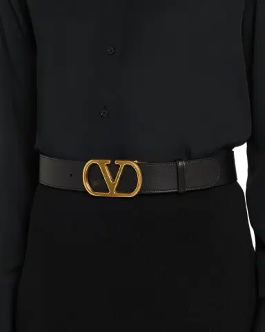 Valentino Garavani Reversible VLogo Signature Signature Leather Belt, 40mm | Thumbnail 1 Valentino Garavani Reversible VLogo Signature Signature Leather Belt, 40mm | Thumbnail 1