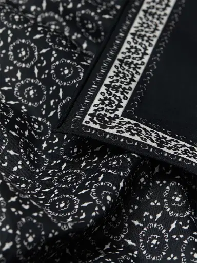 Givenchy Men's Bandana in Cotton - Black | Thumbnail 2 Givenchy Men's Bandana in Cotton - Black | Thumbnail 2