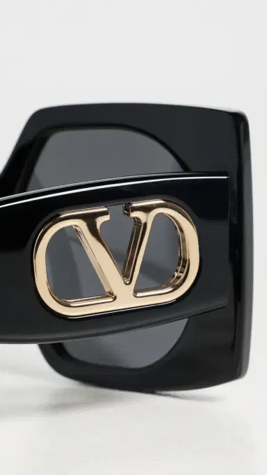 Valentino Vain Bold Sunglasses Black-Black-Grey One Size | Thumbnail 5 Valentino Vain Bold Sunglasses Black-Black-Grey One Size | Thumbnail 5