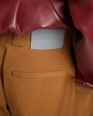Balenciaga Pleated Barrel-Leg Ankle Bermuda Pants | Thumbnail 5 Balenciaga Pleated Barrel-Leg Ankle Bermuda Pants | Thumbnail 5