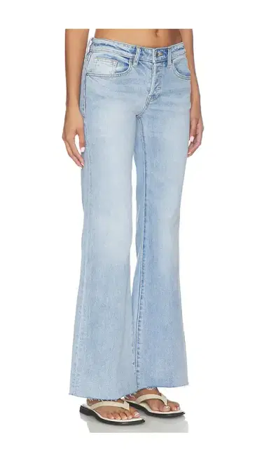 GOOD AMERICAN Vintage Low Rise Relaxed Flare Jeans | Thumbnail 3 GOOD AMERICAN Vintage Low Rise Relaxed Flare Jeans | Thumbnail 3