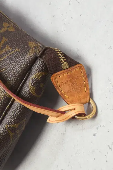 FWRD Renew Louis Vuitton Monogram Pochette Accessoires Shoulder Bag | Thumbnail 6 FWRD Renew Louis Vuitton Monogram Pochette Accessoires Shoulder Bag | Thumbnail 6