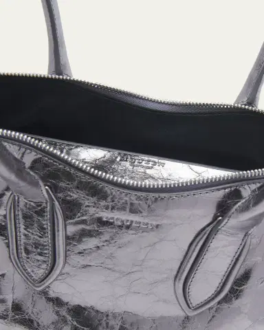 Alexander McQueen Manta Shoulder Bag in Metallic Leather | Thumbnail 3 Alexander McQueen Manta Shoulder Bag in Metallic Leather | Thumbnail 3