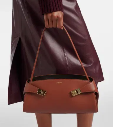 Ferragamo Hug East-West Small leather shoulder bag | Thumbnail 6 Ferragamo Hug East-West Small leather shoulder bag | Thumbnail 6