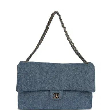 Chanel Chanel Maxi "Souplissimo" Large Flap Bag Blue Denim Gold Hardware | Thumbnail 7 Chanel Chanel Maxi "Souplissimo" Large Flap Bag Blue Denim Gold Hardware | Thumbnail 7