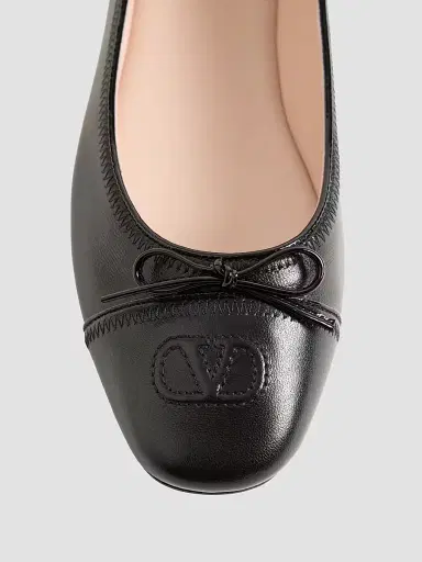 Valentino Garavani Women's VLogo Signature in Nappa 05MM Ballerinas - Black | Thumbnail 6 Valentino Garavani Women's VLogo Signature in Nappa 05MM Ballerinas - Black | Thumbnail 6
