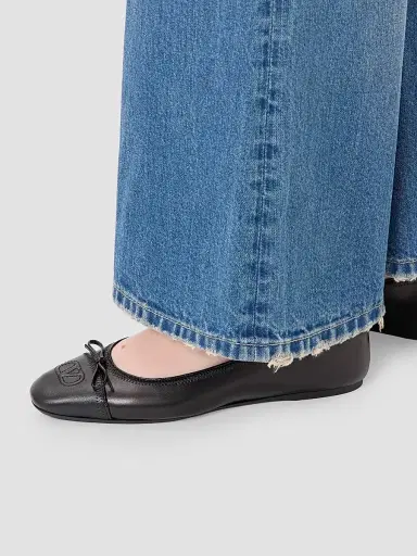 Valentino Garavani Women's VLogo Signature in Nappa 05MM Ballerinas - Black | Thumbnail 7 Valentino Garavani Women's VLogo Signature in Nappa 05MM Ballerinas - Black | Thumbnail 7