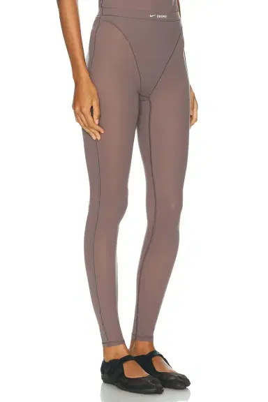 NikeSKIMS Weightless V-Panel Tight | Thumbnail 2 NikeSKIMS Weightless V-Panel Tight | Thumbnail 2