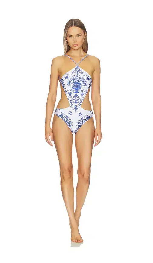 Clio One Piece Clio One Piece