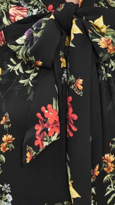 Alice + Olivia Brentley Tie Blouse Desert prigs Black | Thumbnail 6 Alice + Olivia Brentley Tie Blouse Desert prigs Black | Thumbnail 6