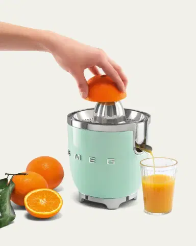 Smeg Retro-Style Electric Citrus Juicer | Thumbnail 5 Smeg Retro-Style Electric Citrus Juicer | Thumbnail 5