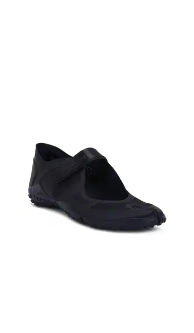 NikeSKIMS Rift Satin Sneaker | Thumbnail 1 NikeSKIMS Rift Satin Sneaker | Thumbnail 1