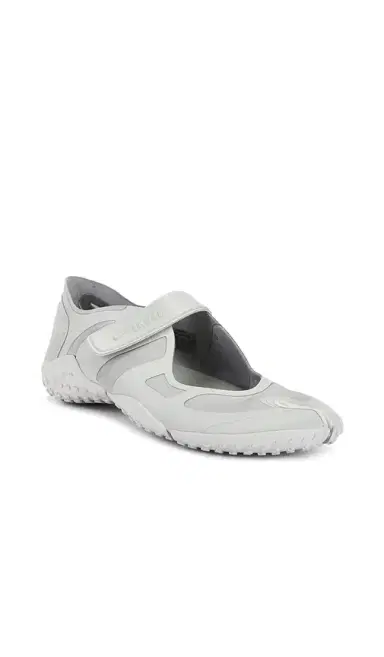 NikeSKIMS Rift Satin Sneaker | Thumbnail 1 NikeSKIMS Rift Satin Sneaker | Thumbnail 1