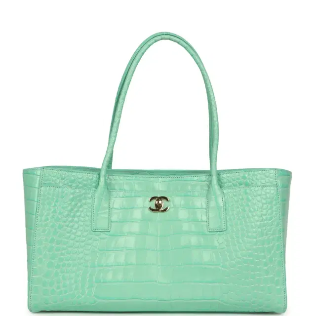 Chanel Small Cerf Shopping Bag Teal Croc Embossed Calfskin Gold Hardware Chanel Small Cerf Shopping Bag Teal Croc Embossed Calfskin Gold Hardware
