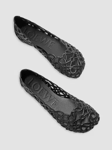 LOEWE Women's Petal Anagram Leather Ballet Flats - Black | Thumbnail 3 LOEWE Women's Petal Anagram Leather Ballet Flats - Black | Thumbnail 3