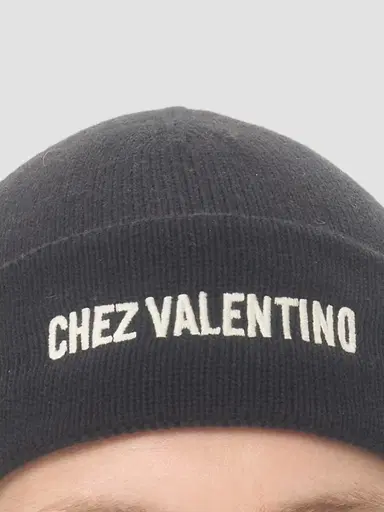 Valentino Garavani Men's Knitted Wool Beanie - Black | Thumbnail 4 Valentino Garavani Men's Knitted Wool Beanie - Black | Thumbnail 4