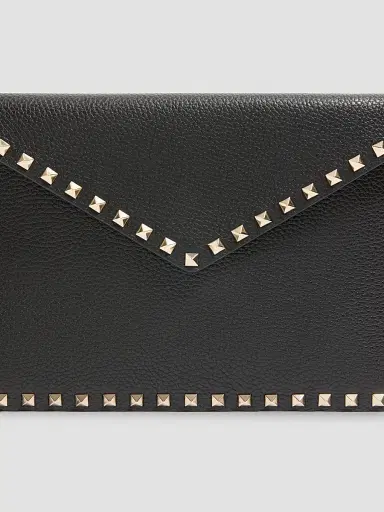 Valentino Garavani Women's Rockstud Grainy Calfskin Envelope Pouch - Black | Thumbnail 6 Valentino Garavani Women's Rockstud Grainy Calfskin Envelope Pouch - Black | Thumbnail 6