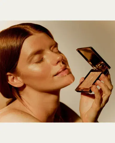 Sisley Paris L'Orchidée Highlighter | Thumbnail 2 Sisley Paris L'Orchidée Highlighter | Thumbnail 2