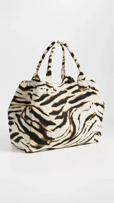 Ganni XXL Zebra Shopper Tote Egret One Size | Thumbnail 4 Ganni XXL Zebra Shopper Tote Egret One Size | Thumbnail 4