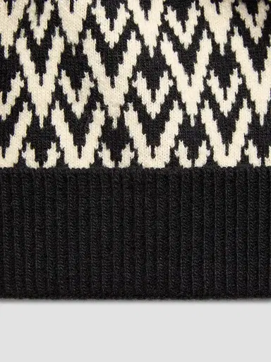 Valentino Garavani Men's Toute La V Signature Knitted Wool Beanie | Thumbnail 4 Valentino Garavani Men's Toute La V Signature Knitted Wool Beanie | Thumbnail 4