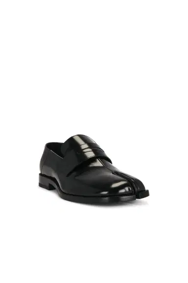 Maison Margiela Tabi Leather Loafers | Thumbnail 1 Maison Margiela Tabi Leather Loafers | Thumbnail 1