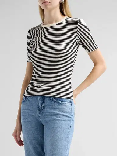 Frame Women's The Fine Striped Crewneck T-Shirt | Thumbnail 4 Frame Women's The Fine Striped Crewneck T-Shirt | Thumbnail 4