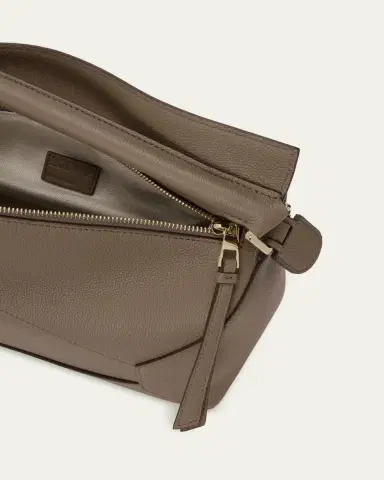 LOEWE Puzzle Edge Top-Handle Bag in Leather | Thumbnail 4 LOEWE Puzzle Edge Top-Handle Bag in Leather | Thumbnail 4