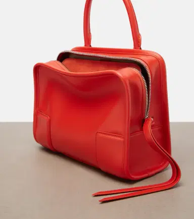 Loewe Amazona 180 Small leather top-handle bag | Thumbnail 2 Loewe Amazona 180 Small leather top-handle bag | Thumbnail 2