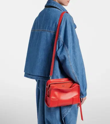 Loewe Amazona 180 Small leather top-handle bag | Thumbnail 5 Loewe Amazona 180 Small leather top-handle bag | Thumbnail 5