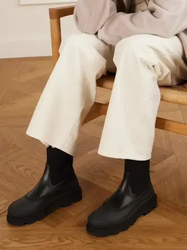 Moncler Vera Edge Rubber-trimmed Leather Ankle Boots | Thumbnail 2 Moncler Vera Edge Rubber-trimmed Leather Ankle Boots | Thumbnail 2