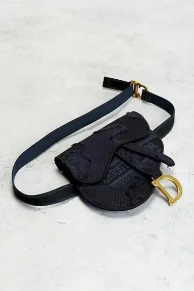 FWRD Renew Dior Embroidered Saddle Belt Bag | Thumbnail 4 FWRD Renew Dior Embroidered Saddle Belt Bag | Thumbnail 4