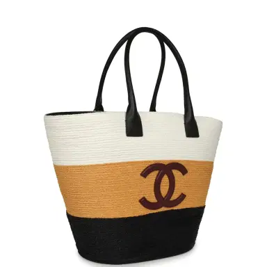 Chanel Chanel Maxi Coco Beach Small Shopping Bag White, Dark Beige, Black Raffia and Calfskin | Thumbnail 2 Chanel Chanel Maxi Coco Beach Small Shopping Bag White, Dark Beige, Black Raffia and Calfskin | Thumbnail 2