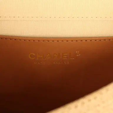 Chanel Chanel Medium "Fluffy Raffia" Flap Bag Beige Raffia Gold Hardware | Thumbnail 9 Chanel Chanel Medium "Fluffy Raffia" Flap Bag Beige Raffia Gold Hardware | Thumbnail 9
