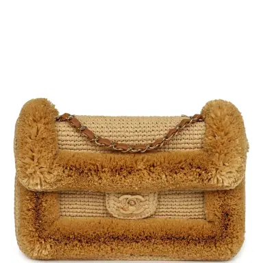 Chanel Chanel Medium "Fluffy Raffia" Flap Bag Beige Raffia Gold Hardware | Thumbnail 1 Chanel Chanel Medium "Fluffy Raffia" Flap Bag Beige Raffia Gold Hardware | Thumbnail 1