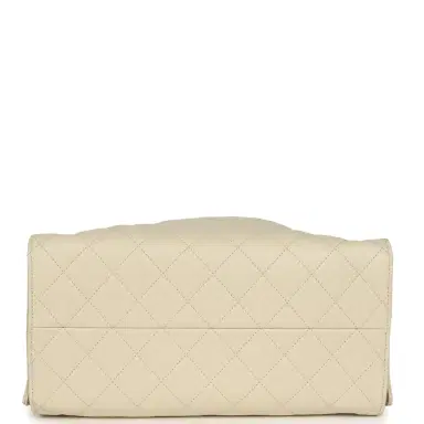 Chanel Chanel Medium 25 Hobo Bag Light Beige Caviar Antique Gold Hardware | Thumbnail 6 Chanel Chanel Medium 25 Hobo Bag Light Beige Caviar Antique Gold Hardware | Thumbnail 6