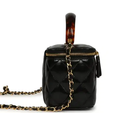 Chanel Chanel Small Tortoiseshell Top Handle Vanity Case Black Shiny Lambskin Gold Hardware | Thumbnail 3 Chanel Chanel Small Tortoiseshell Top Handle Vanity Case Black Shiny Lambskin Gold Hardware | Thumbnail 3