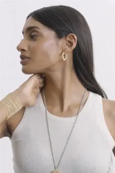 Carolina Bucci Cuore Huggie Earrings | Thumbnail 2 Carolina Bucci Cuore Huggie Earrings | Thumbnail 2