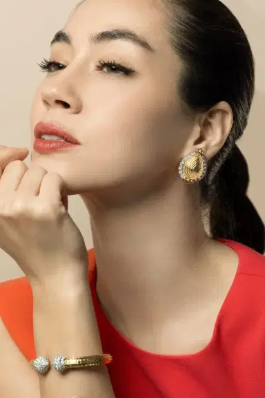 DAVID WEBB Diamond Concentric Pear Earrings | Thumbnail 4 DAVID WEBB Diamond Concentric Pear Earrings | Thumbnail 4