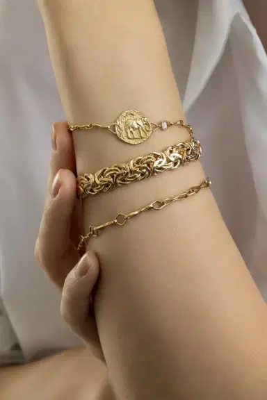 Azlee Diamond Elefante Single Coin Bracelet | Thumbnail 2 Azlee Diamond Elefante Single Coin Bracelet | Thumbnail 2