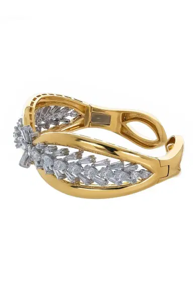 YEPREM Diamond Taper Cut Statement Bracelet | Thumbnail 6 YEPREM Diamond Taper Cut Statement Bracelet | Thumbnail 6
