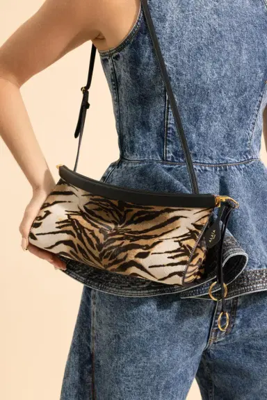 Alaïa Le Click East West Medium Bag | Thumbnail 2 Alaïa Le Click East West Medium Bag | Thumbnail 2