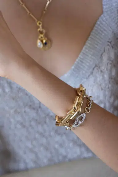 Foundrae Medium Mix Pave Diamond Bracelet | Thumbnail 3 Foundrae Medium Mix Pave Diamond Bracelet | Thumbnail 3