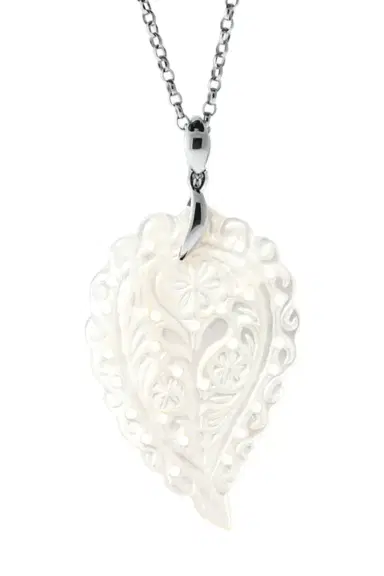 TAMARA COMOLLI Medium Mother of Pearl Carved India Pendant | Thumbnail 1 TAMARA COMOLLI Medium Mother of Pearl Carved India Pendant | Thumbnail 1