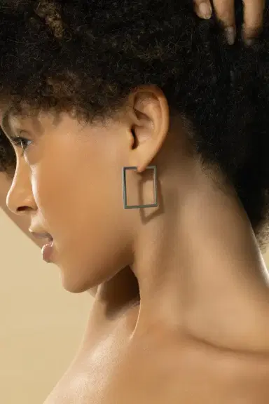 CADAR Medium Square Foundation Hoop Earrings - White Gold | Thumbnail 4 CADAR Medium Square Foundation Hoop Earrings - White Gold | Thumbnail 4